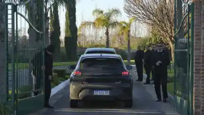 El adiós a Jorge Messi: terminó la despedida en el cementerio de Pérez y la familia se retira en medio de un hermetismo total