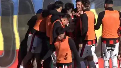 Golazo de Rueda y penal polémico: Patronato no puede quebrar a Colegiales en Munro