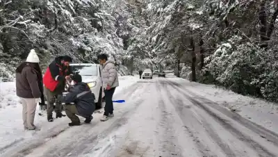 Nieve y hielo en la ruta: cortan el tránsito en un tramo clave de Circuito Chico