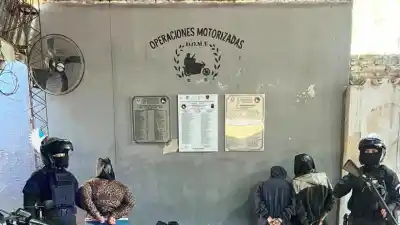 Un operativo sorpresa en Autopista Sur terminó con tres detenidos y un duro golpe al narcomenudeo