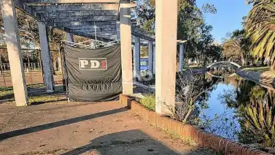 Un nene de 13 años fue hallado sin vida en los piletones del parque Juan de Garay