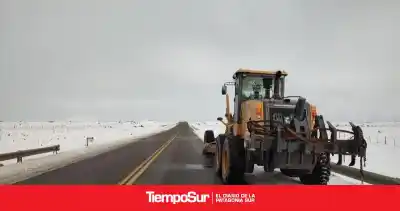 El invierno en números: 328.000 litros de líquido antihielo y 261 toneladas de sal para mantener transitables las rutas de Santa Cruz