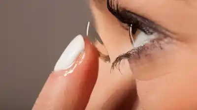 Alerta sanitaria: La ANMAT ordena el retiro de productos para lentes de contacto que circulan sin control