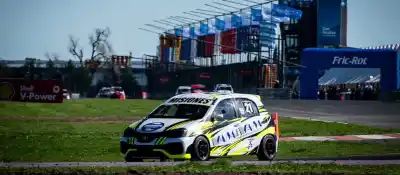 El regreso soñado de Luciano Viana: top ten en la carrera especial de los 300 del Turismo Pista