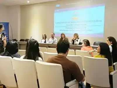 Más de 250 directivos del interior provincial se capacitarán en redacción administrativa