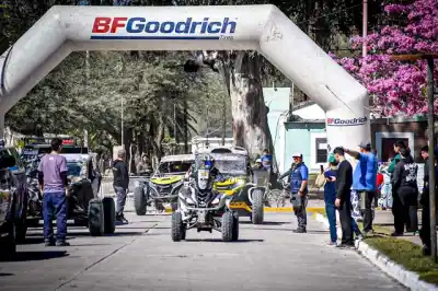 El Rally Raid encendió Clodomira: la adrenalina que paralizó a los vecinos