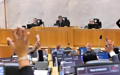 El límite constitucional que deja afuera a 12 legisladores tucumanos