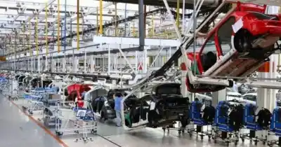 La industria bonaerense, en la cuerda floja: 20 años de vaivenes y un futuro incierto