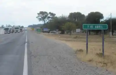 Ruta Nacional ex 34 cortada: El agua se llevó el paso entre dos localidades