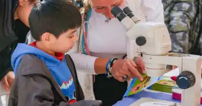 Servicios gratuitos y atención médica: Santa Fe Acá y el Tren de Capital Humano se instalan en Rosario Oeste