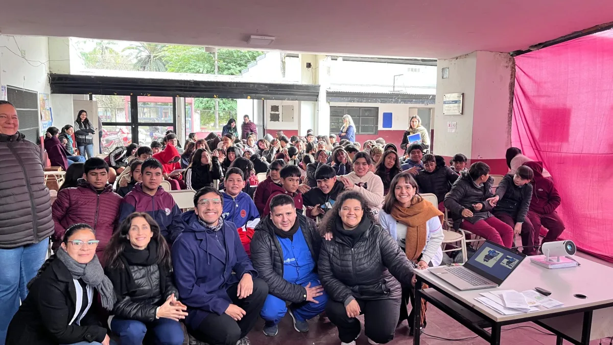 Taller preventivo sobre vapeo en Alberdi
