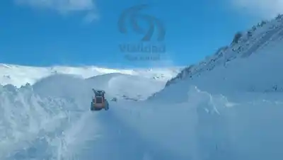 Viento blanco y hielo en la cordillera: el dramático panorama de las rutas que conectan con Chile