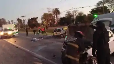 Tragedia en Monterrico: un muerto y varios heridos tras un violento choque frontal