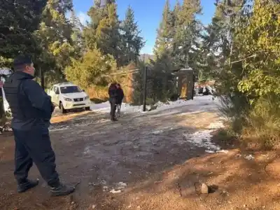 Tragedia en Bariloche: el desgarrador momento en que la camioneta se deslizó al lago con una nena de 3 años adentro