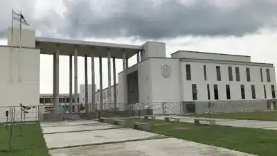 Juicio con jurados populares para la joven que atacó a su ex con un bisturí