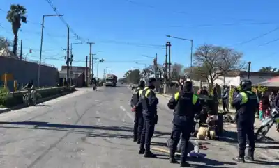 Impactante choque en Delfín Gallo: una mujer y su bebé de 2 años terminaron heridos tras el violento encontronazo
