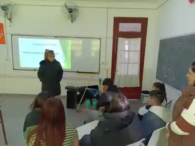 La Escuela Hogar de La Totora estrena huerta e invernadero: ¿qué aprenden los alumnos?