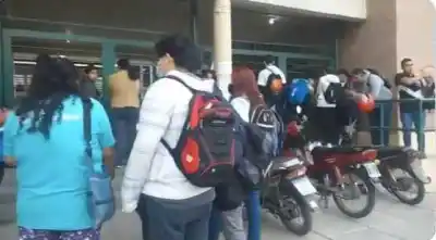 Escuela Técnica de Monteros: “Indignación contra la medida del director por llegar tarde”