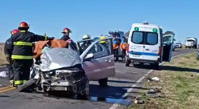 Tragedia en la Ruta 101: un muerto y tres heridos en un siniestro entre Pico y Speluzzi