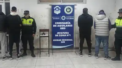 Circulaban de madrugada y la policía encontró algo que no esperaba: qué hallaron en el auto
