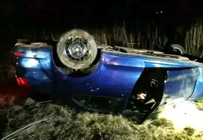 Vuelco en la Ruta 12: la cantante, su hijo y dos músicos terminaron internados