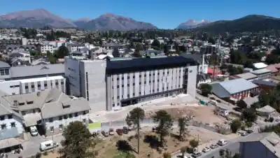 El hospital de Bariloche ya tiene fecha para estrenar sus nuevos pisos: la millonaria inversión que promete revolucionar la salud