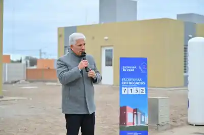 El paso que cambió la vida de 10 familias en La Toma: de adjudicatarias a dueñas