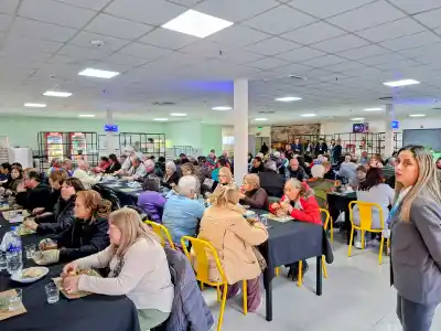 El plan sanitario que reúne a cientos de jubilados cada sábado y nadie quiere perderse
