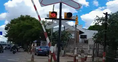 Vecinos al borde del colapso: una alarma de tren no deja de sonar y nadie la apaga