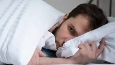 El mito de las ocho horas: por qué podés dormir toda la noche y despertar agotado