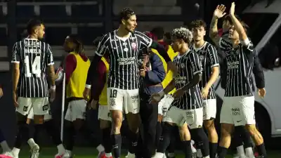Corinthians llega a Rosario con la Copa de Brasil en el espejo retrovisor y la sombra de Depay