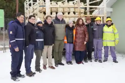Entregan garrafas y leña en dos barrios de Bariloche: ¿qué plan contempla 1.200 conexiones de gas?