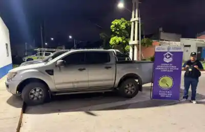 Camioneta con pedido de secuestro fue hallada estacionada en una calle de Banda del Río Salí