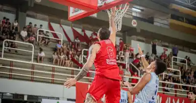 El Rojo recupera la punta en un partido de infarto: así se impuso Provincial en Rosario