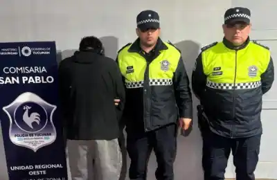 Circulaba ebrio por la Ruta 301 y la Policía descubrió que manejaba un auto robado