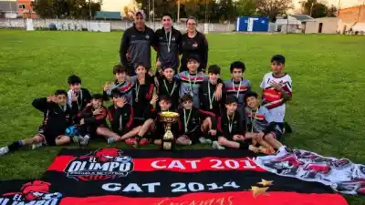 El fútbol formativo brilló en Nogoyá: El Olimpo y Sportiva se quedaron con los títulos