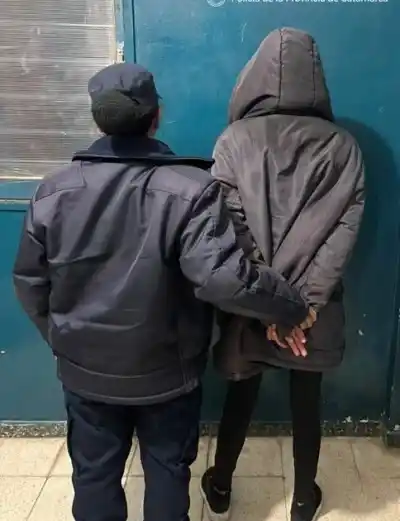 Amenazó a su madre con un cuchillo y terminó aprehendida en el sur de la capital
