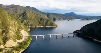 Buzos salteños se sumergen en el Cabra Corral: buscan revelar qué esconde el agua