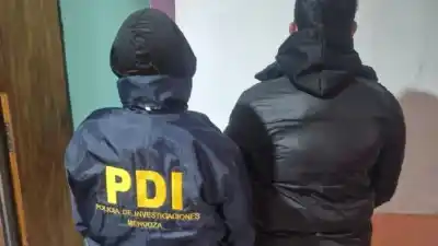 Diez allanamientos en Guaymallén: cuatro detenidos y un arsenal de celulares