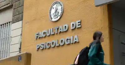 Docentes de la UNR anuncian una semana entera de paro y suman otra medida de fuerza