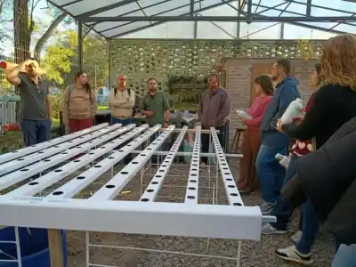 Cultivos sin tierra: arrancó en Resistencia un curso que promete salida laboral y ya convoca a alumnos de tres provincias