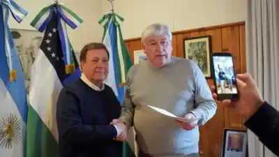 Bustillo ya es del Municipio: la histórica firma que cambia el futuro de la avenida