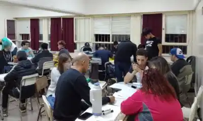 ¿Trabajás y querés terminar el secundario? Esta escuela de Rawson tiene una propuesta que te puede interesar