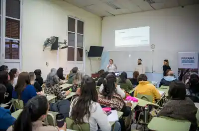Diseña Paraná cerró su ciclo de clínicas con más de 100 emprendedores y se prepara para la feria de octubre