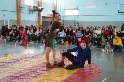 Fiesta multitudinaria en Santa Isabel: el kirchnerismo celebró el Día de las Infancias con juegos y sorpresas