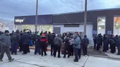 Casi 300 operarios de Mirgor quedaron afuera y la provincia frenó todo con una conciliación