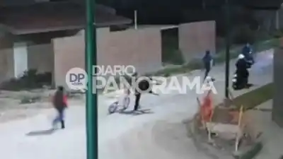 Cámaras captaron el momento exacto: así actuó la banda de motochorros que sembró el terror en Parque Río III