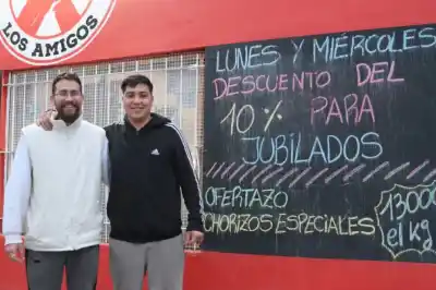 La carnicería de dos amigos que alivia el bolsillo de los jubilados en Roca