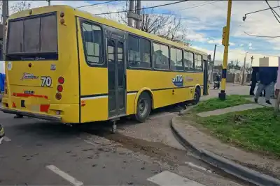 Impactante choque en Gualeguaychú: una ciclista de 67 años terminó con fractura expuesta