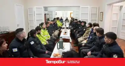 El gesto del gobernador Vidal que sorprendió a las fuerzas de seguridad